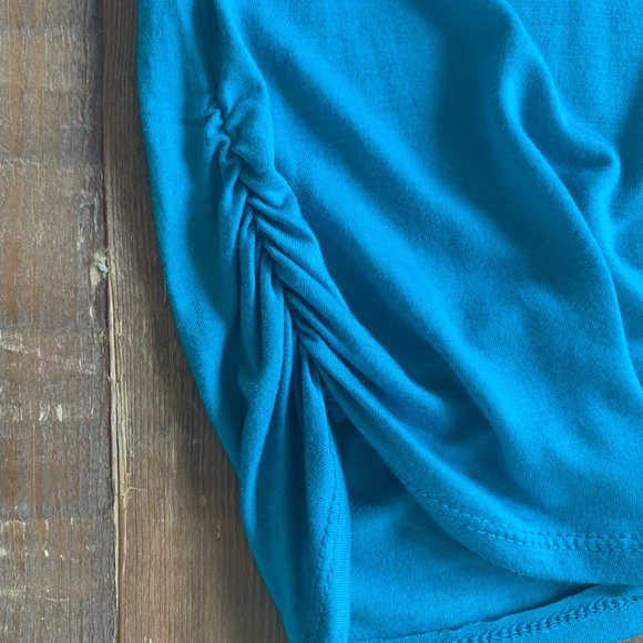 Cold Shoulder Tahitian Green Top Excellent Used Condition! - Picture 8 of 9